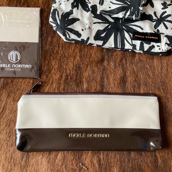 Merle Norman Cosmetic Pouch with Mirror Set - Picture 4 of 5